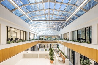 Avenida General Perón, 40, Madrid, Madrid à louer Hall d’entrée- Image 2 de 17