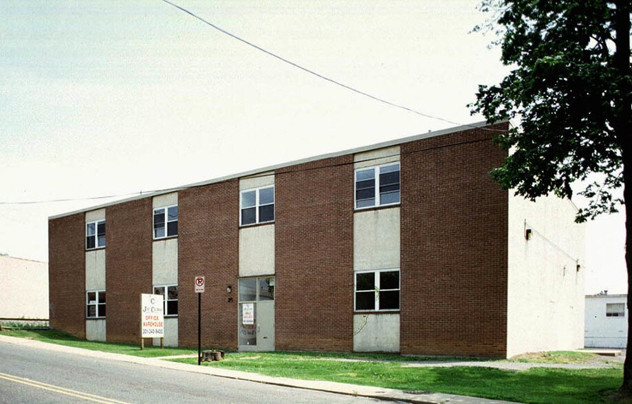 25 Chestnut St, Gaithersburg, MD for lease - Building Photo - Image 2 of 4