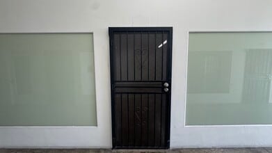 1206 S Maple Ave, Los Angeles, CA for lease Interior Photo- Image 1 of 4