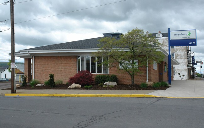 Plus de détails pour 801 Chestnut St, Kulpmont, PA - Commerce de détail à vendre