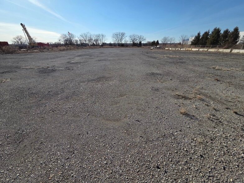 23462 S Youngs Rd, Channahon, IL à louer - Photo du bâtiment - Image 3 de 4