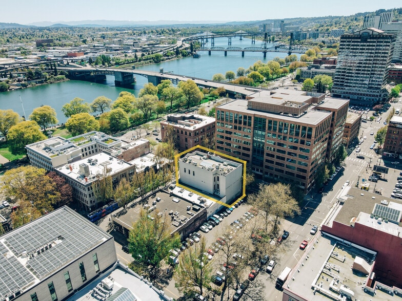 111 SW Oak St, Portland, OR à louer - Photo du bâtiment - Image 2 de 12