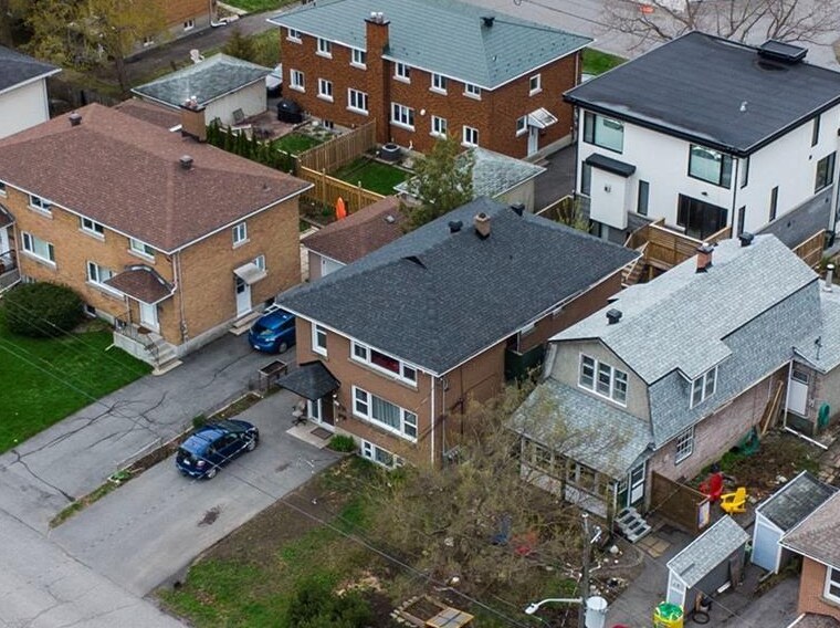 220 Compton Av, Ottawa, ON à vendre Aérien- Image 1 de 1