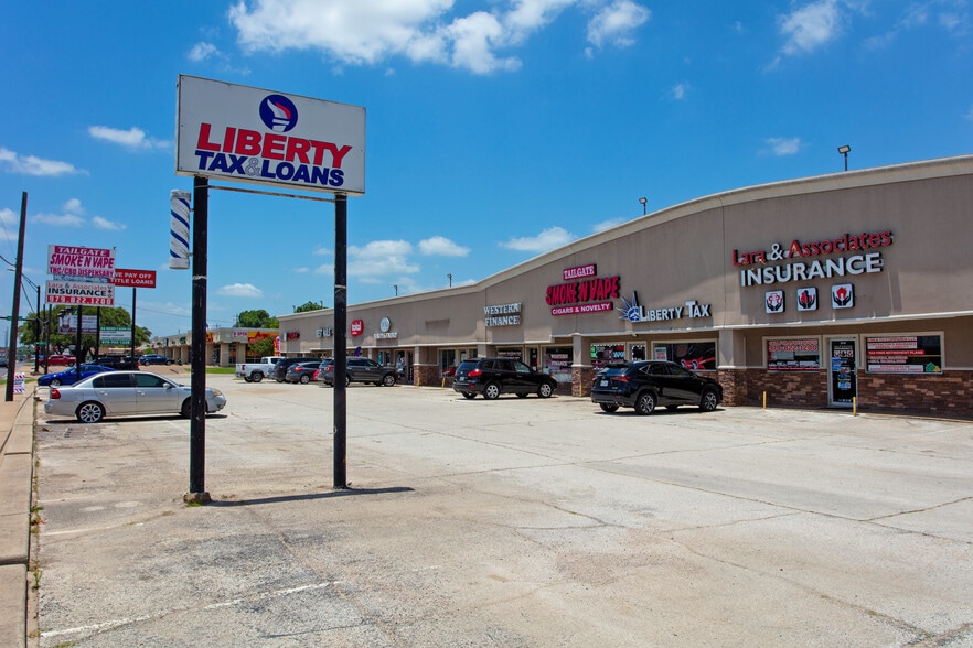 800 E Villa Maria Rd, Bryan, TX for sale - Building Photo - Image 3 of 7