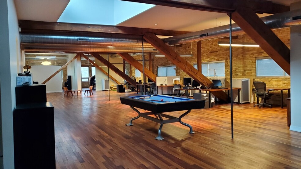 831 Chicago Ave, Evanston, IL à vendre - Photo intérieure - Image 3 de 10