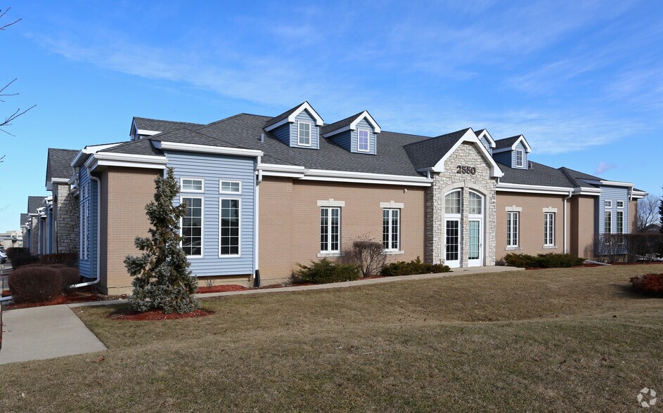 2550 Compass Rd, Glenview, IL à louer - Photo du bâtiment - Image 3 de 14