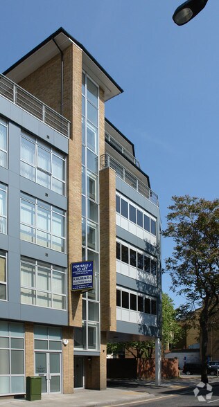 219 Long Ln, Londres à louer - Photo du bâtiment - Image 1 de 5