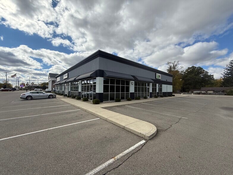 3705-3719 S Scatterfield Rd, Anderson, IN à louer - Photo du bâtiment - Image 2 de 6