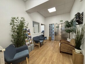 28 Rue Labrouste, Paris for lease Interior Photo- Image 2 of 8