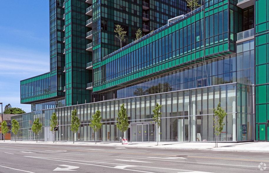 4750 Yonge St, Toronto, ON for lease - Building Photo - Image 3 of 14