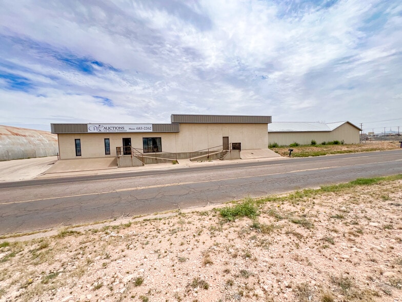 1001-1009 W Industrial Ave, Midland, TX à vendre - Photo du bâtiment - Image 3 de 45