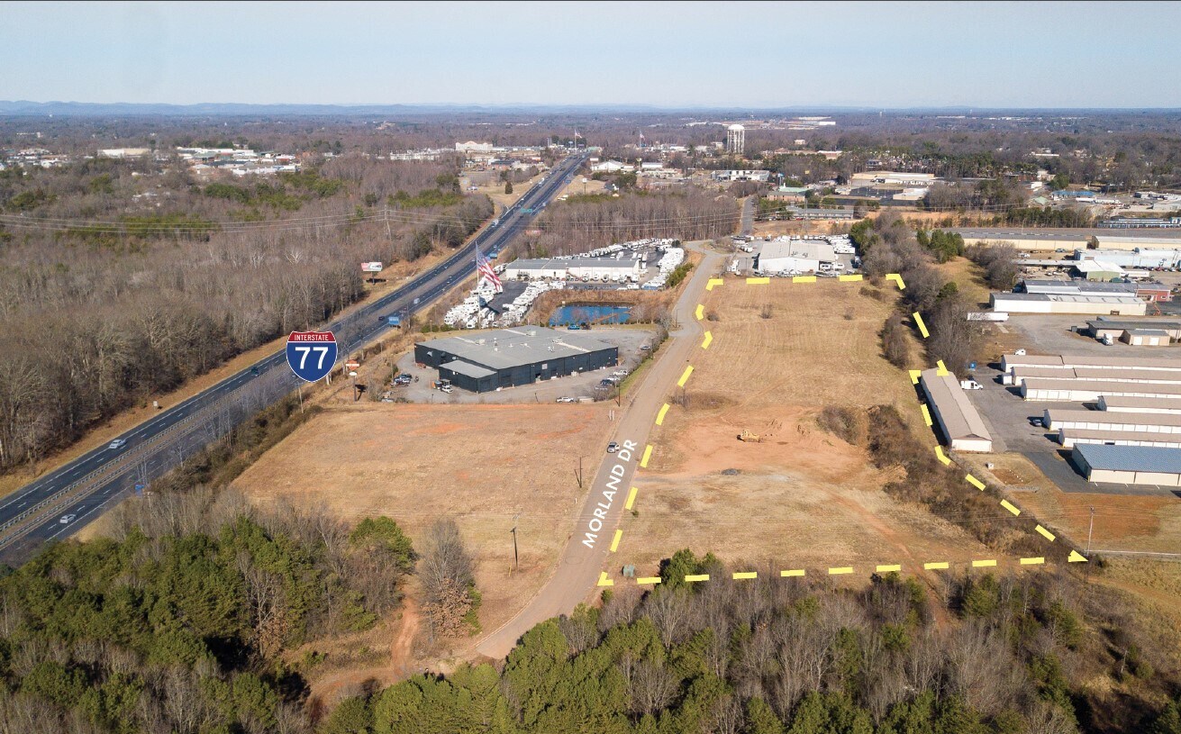 1 Morland Dr, Statesville, NC à vendre Photo principale- Image 1 de 11