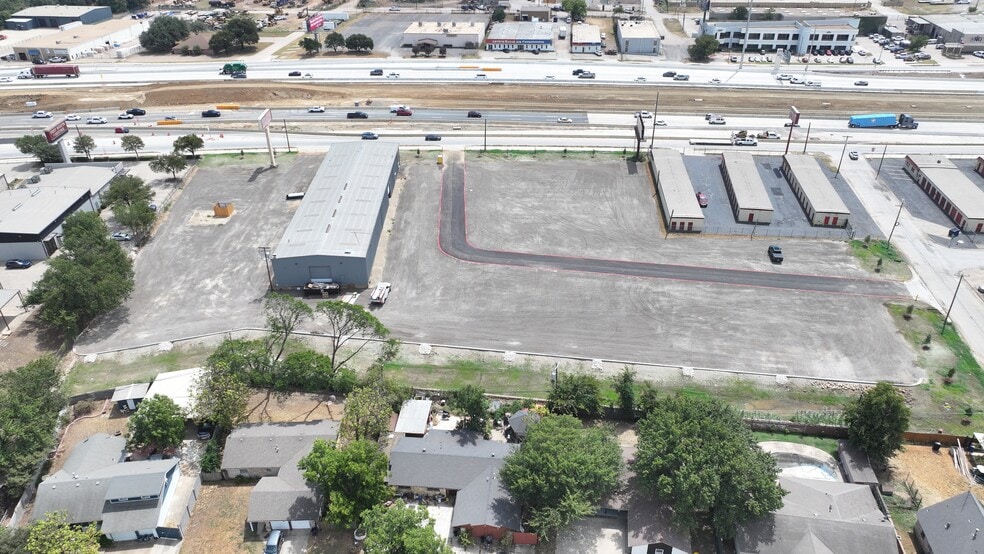 5105 E California Pky, Fort Worth, TX for lease - Primary Photo - Image 1 of 10