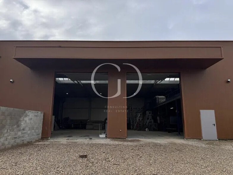 1 Rue Du 8 Mai 1945, Chavanoz for lease - Building Photo - Image 2 of 6