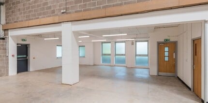 Woodward Ave, Yate for lease Interior Photo- Image 2 of 3