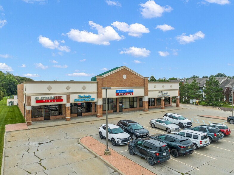 44464-44480 Hayes Rd, Clinton Township, MI à louer - Photo du bâtiment - Image 1 de 3