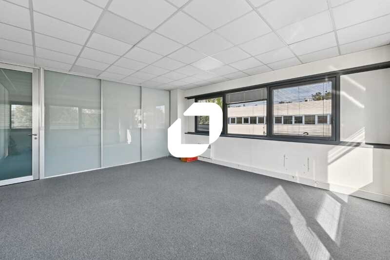 Bureau dans Roissy-en-France à louer - Photo intérieure - Image 3 de 12