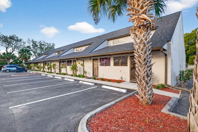 Plus de détails pour 5235 Ramsey Way, Fort Myers, FL - Bureau à vendre