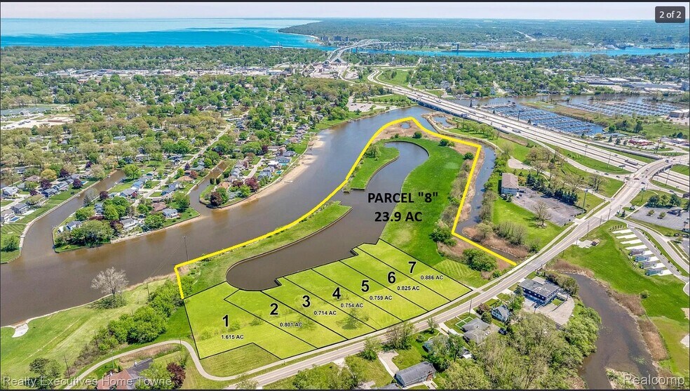 00 Water St, Port Huron, MI à vendre - Photo du bâtiment - Image 3 de 3