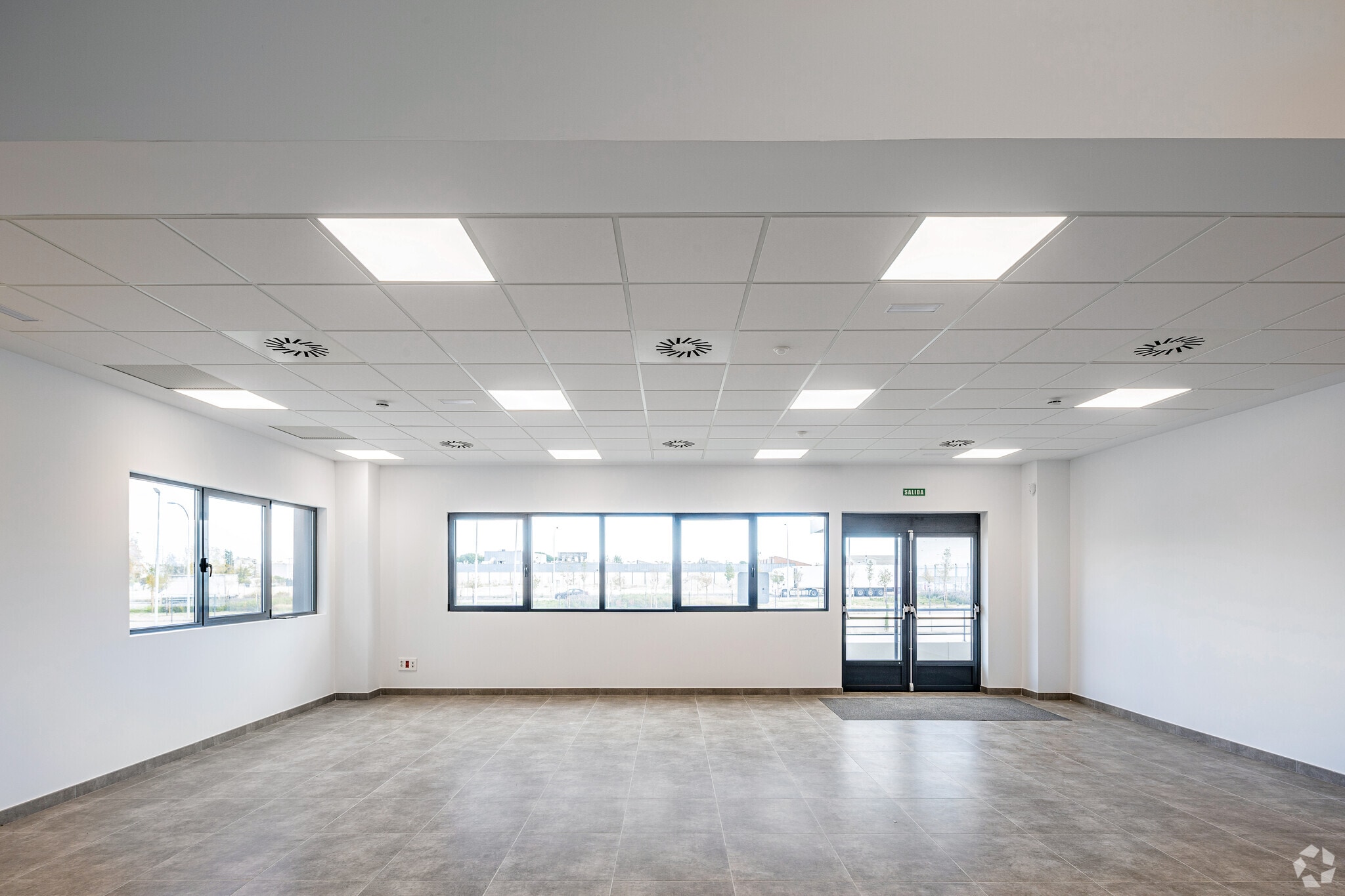 Calle San Cesáreo, 6, Madrid, Madrid à louer Photo du bâtiment- Image 1 de 11