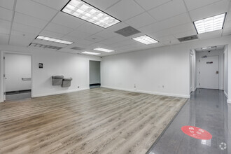 5240-5260 NW 167th St, Hialeah, FL for lease Interior Photo- Image 2 of 18