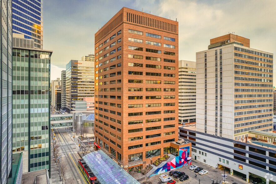 734 7th Ave SW, Calgary, AB à louer - Photo du bâtiment - Image 1 de 3