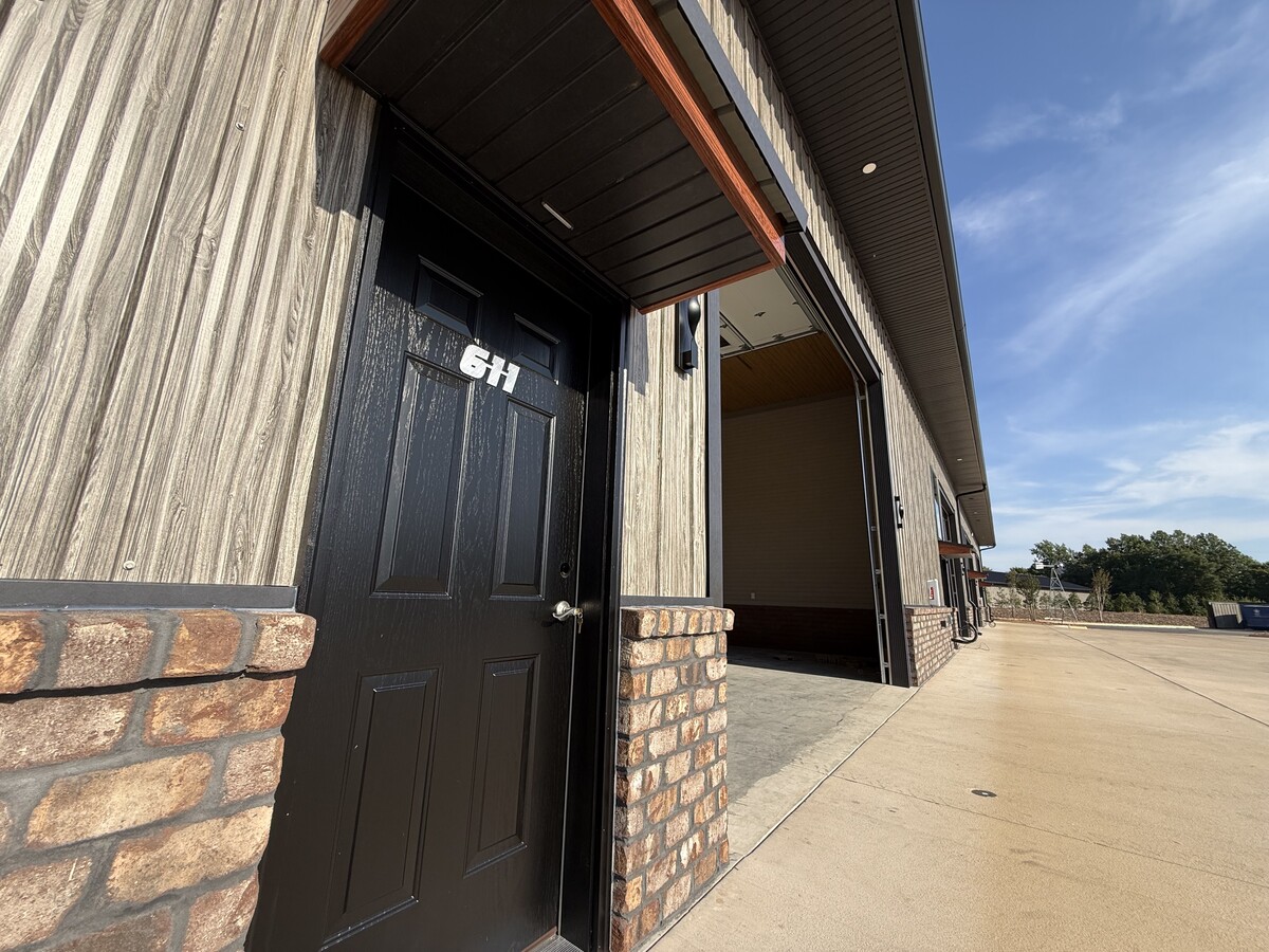 144 McCrary Rd, Mooresville, NC 28117 - Unit 611 - - Interior Photo - Image 1 of 3