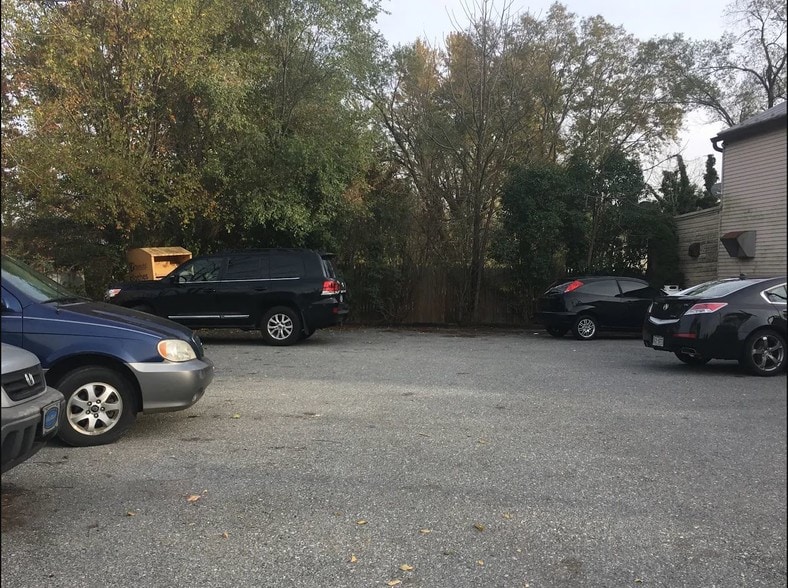 304 N Buckmarsh St, Berryville, VA à vendre - Photo du bâtiment - Image 3 de 8