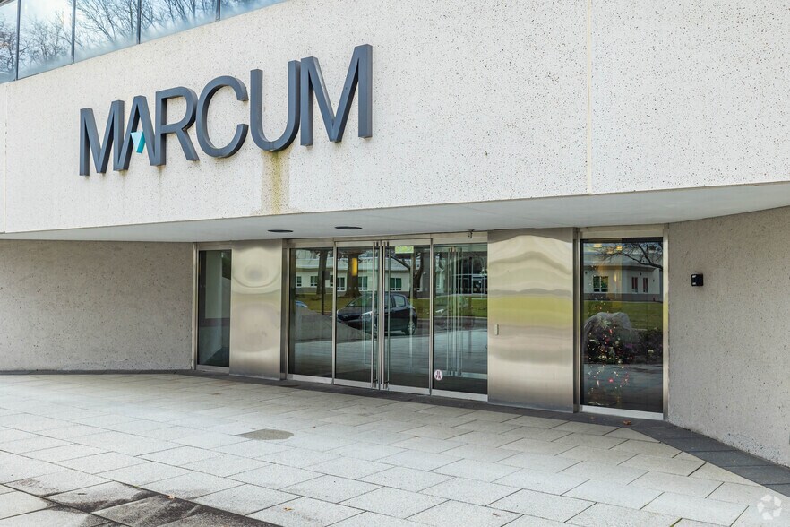 10 Melville Park Rd, Melville, NY for sale - Building Photo - Image 2 of 4