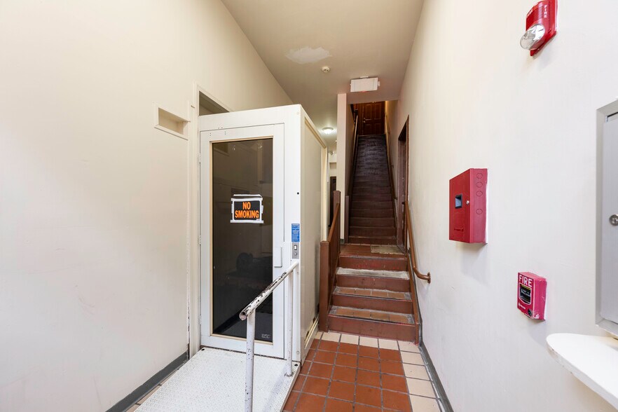 279 S Broadway, Yonkers, NY à vendre - Photo du bâtiment - Image 3 de 24