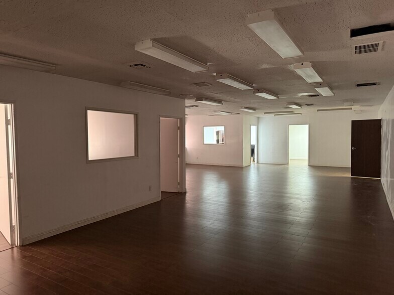 3400 W 6th St, Los Angeles, CA à louer - Photo du bâtiment - Image 3 de 20