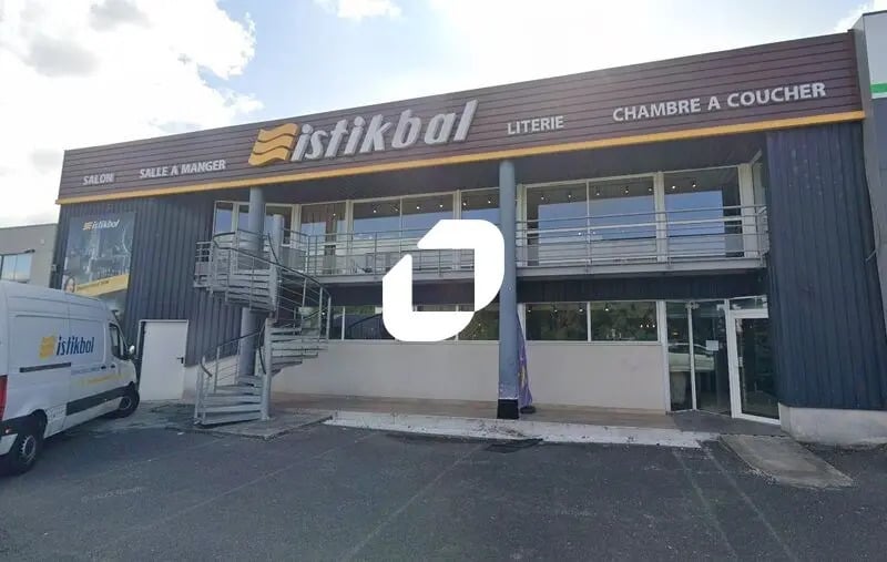 Retail in Bordeaux for lease - Building Photo - Image 2 of 7