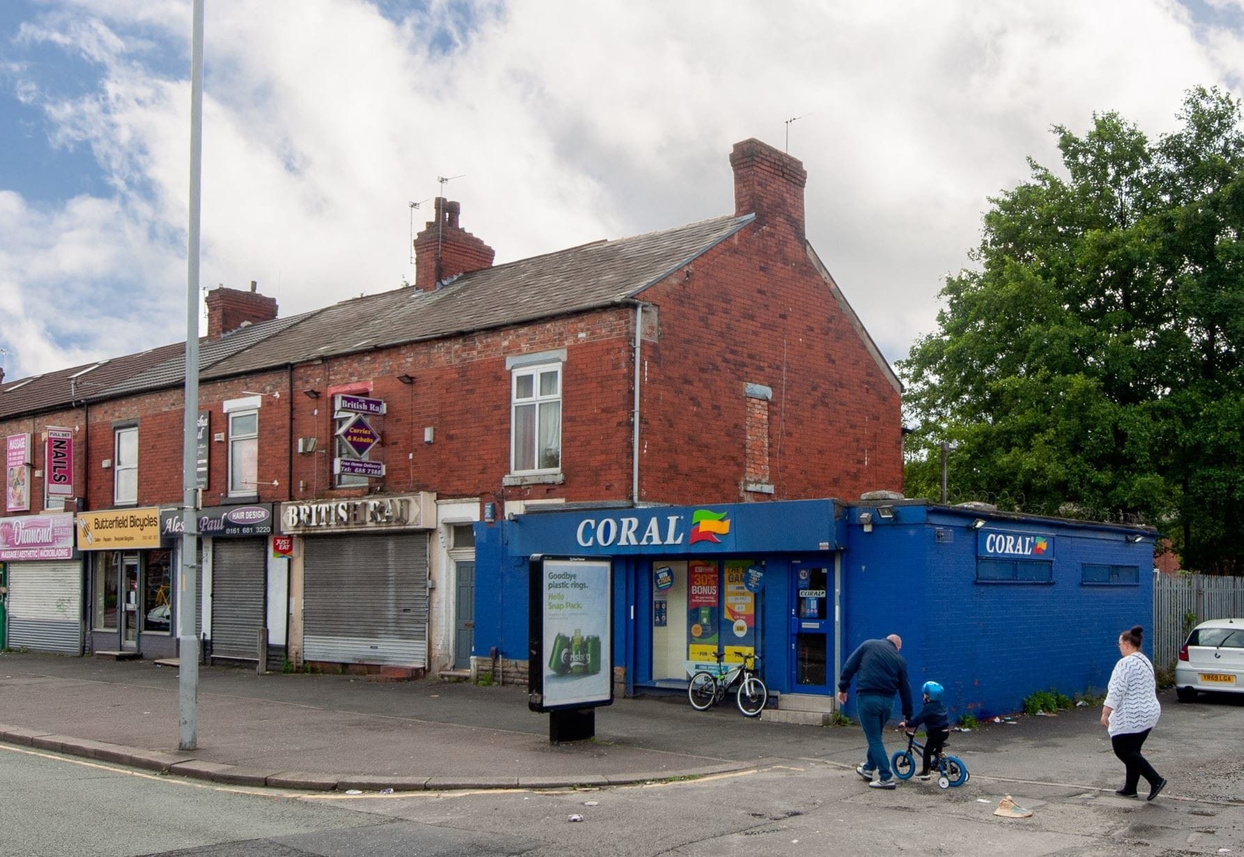 381-401 Hollinwood Ave, Manchester for lease Primary Photo- Image 1 of 3
