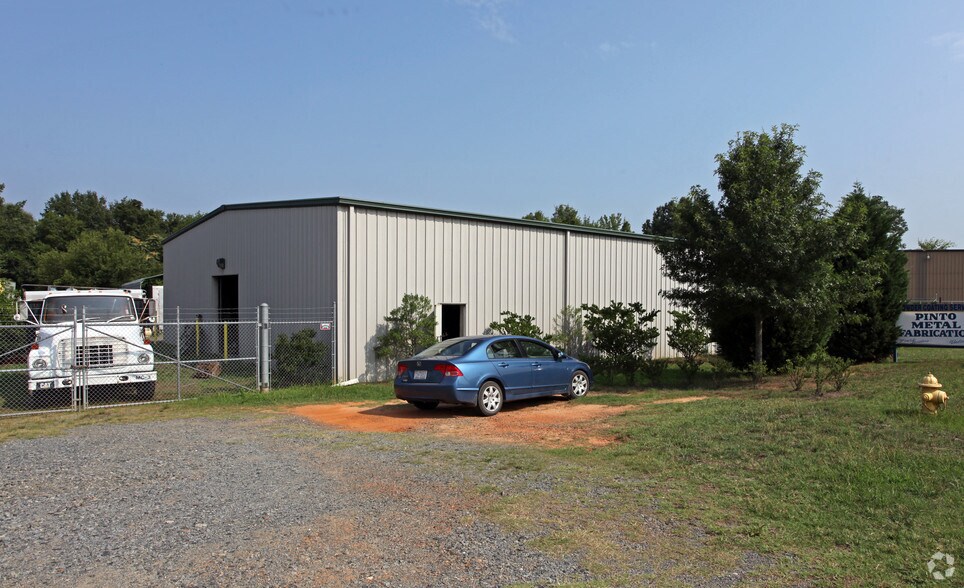 7505 Orr Rd, Charlotte, NC à vendre - Photo du bâtiment - Image 3 de 6