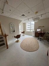 36 Lasalle Rd, West Hartford, CT à louer Photo intérieure- Image 1 de 9