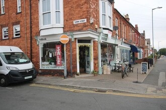 100 Burton Rd, Lincoln à louer Photo du bâtiment- Image 2 de 9