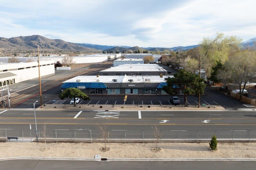 755 E Greg St, Sparks, NV à louer - Photo du bâtiment - Image 3 de 31