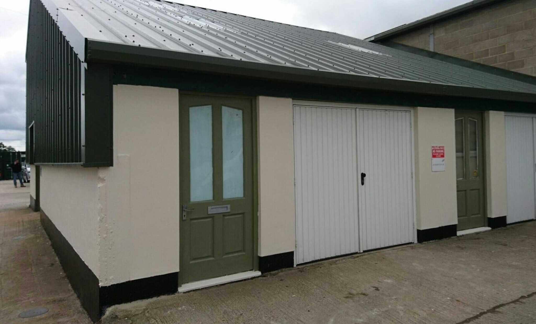 Malmesbury Rd, Kington Langley for lease Primary Photo- Image 1 of 2