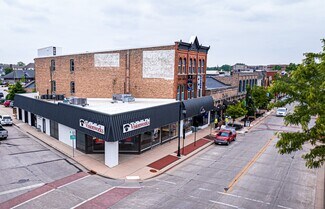 Plus de détails pour 203 E Wisconsin Ave, Oconomowoc, WI - Commerce de détail à vendre