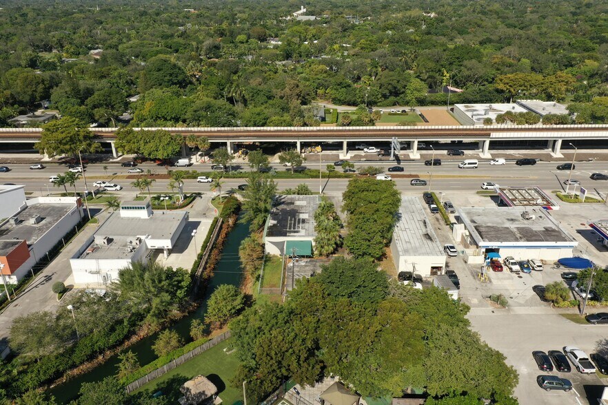 6380 S Dixie Hwy, South Miami, FL à vendre - Photo du bâtiment - Image 2 de 6