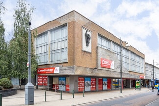Plus de détails pour 14-26 The Broadway, Crawley - Commerce de détail à louer