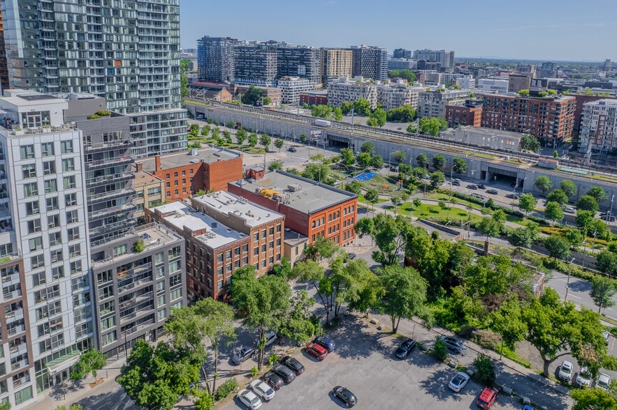 754-762 Rue Saint-Paul O, Montréal, QC à vendre - Photo du bâtiment - Image 2 de 20