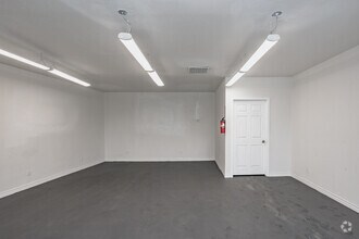 2329-2335 W Sequoia Ave, Anaheim, CA à louer Photo intérieure- Image 2 de 4