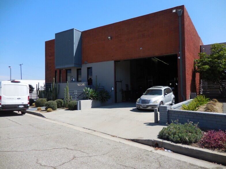 1206-1210 W Jon St, Torrance, CA à louer - Photo du bâtiment - Image 2 de 41