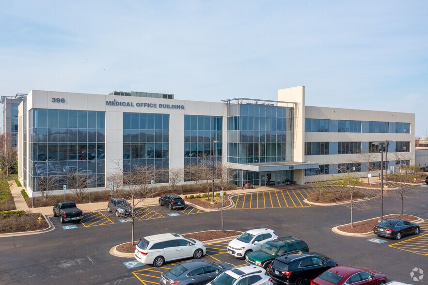 396 Remington Blvd, Bolingbrook, IL à louer - Photo du bâtiment - Image 1 de 7