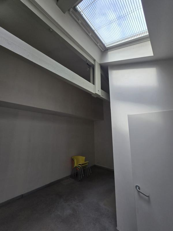 Office in Eysines for lease Interior Photo- Image 1 of 6