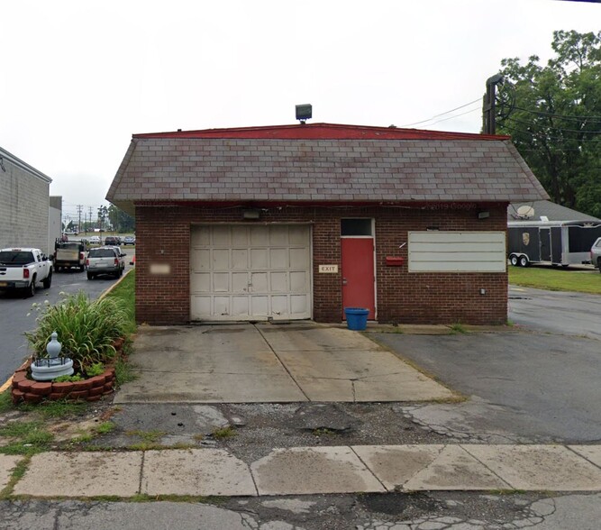 20 Hanwell Pl, Depew, NY for sale - Building Photo - Image 1 of 5