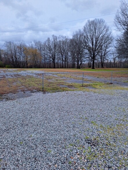 31993 US-70 Hwy, Bruceton, TN for sale - Building Photo - Image 3 of 11