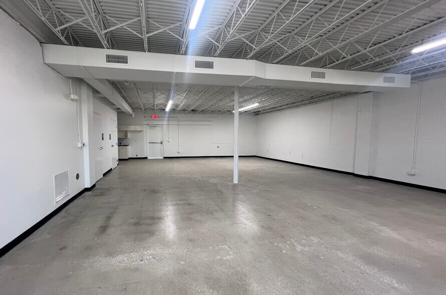 3727 Broadway St, Kansas City, MO à louer - Photo du bâtiment - Image 3 de 10