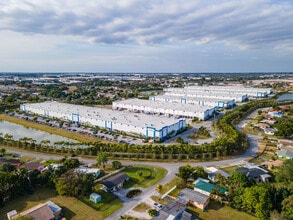 2290-2398 NW 119th St, Miami, FL à louer Aérien- Image 2 de 6